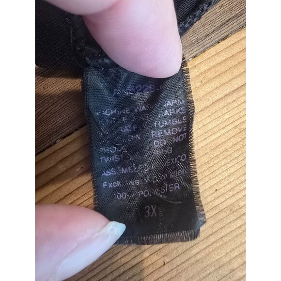 Black Lace-Trimmed Camisole With Adjustable Straps Plus Size 3X Polyester Womens - Picture 2 of 3